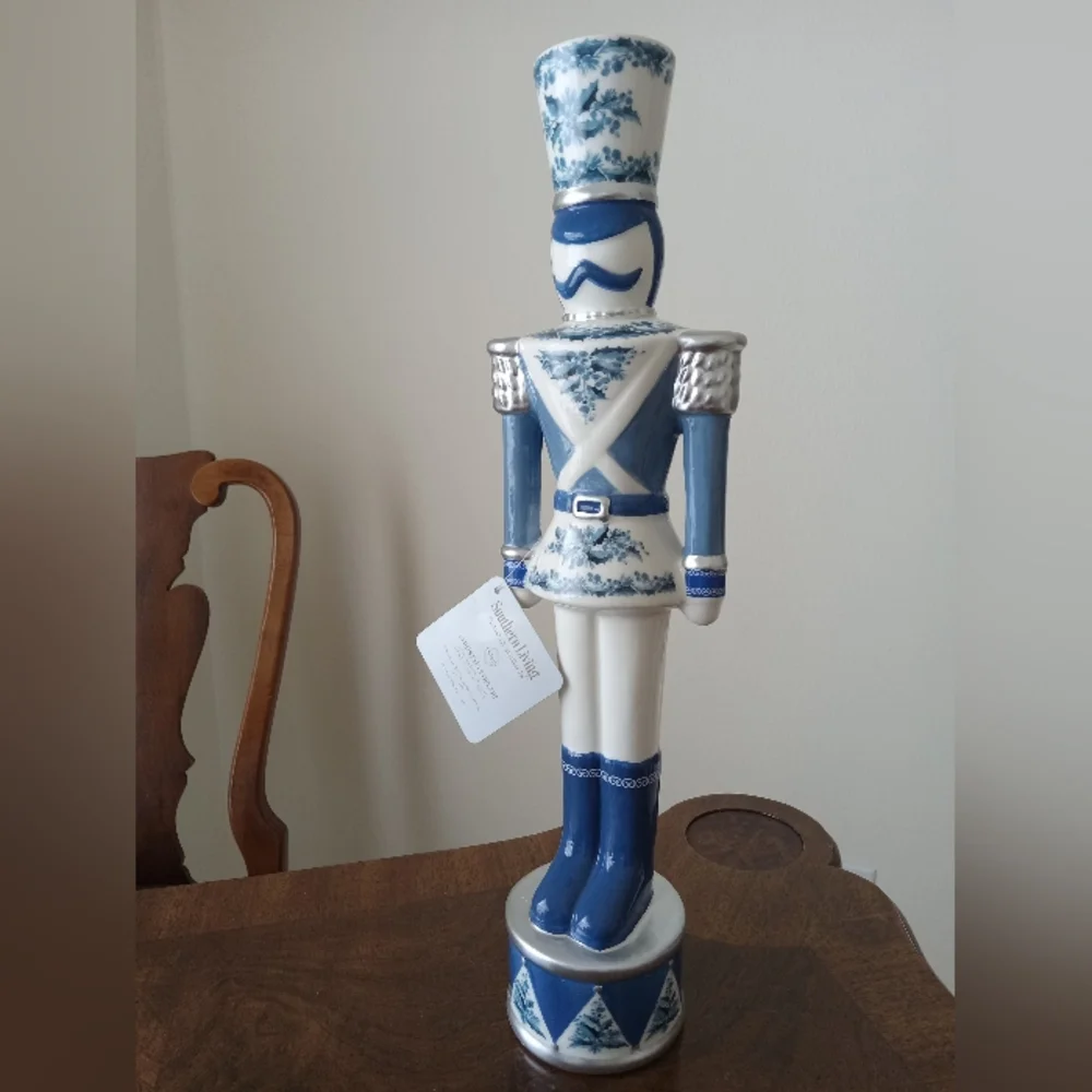 Merry and Bright Collection Chinoiserie Ceramic Large Nutcracker - Picture 11 of 13